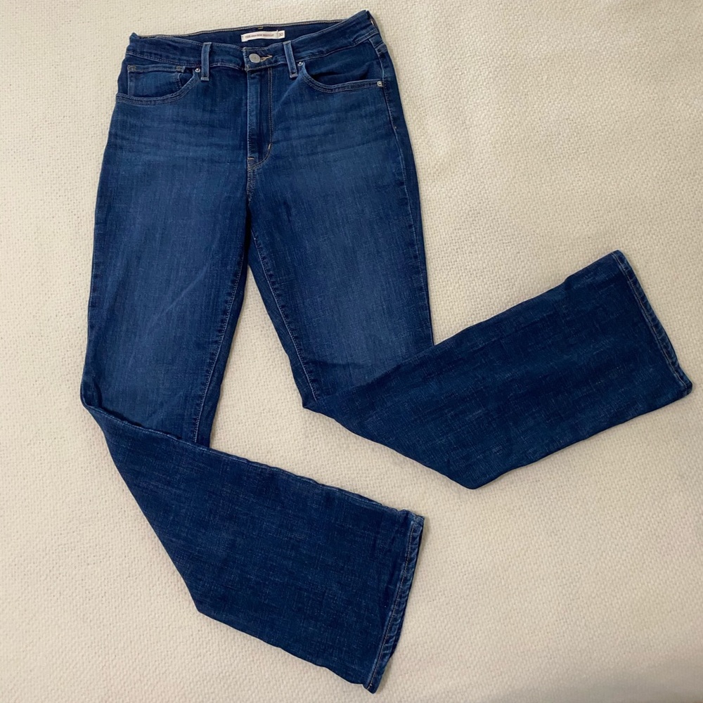 Levis 725 high rise boot cut jeans